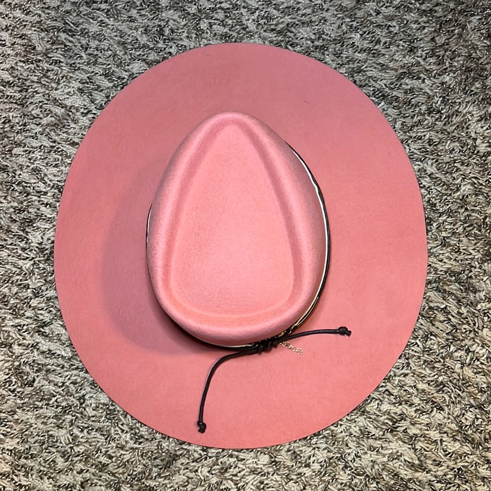 NWT Gigi Pip limited edition 8 hat size 57